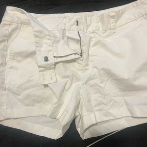 Vineyard vine shorts